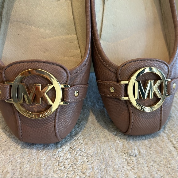 Michael Kors Leather Flats dusty rose color, size 7.5 in VGUC - Picture 2 of 8